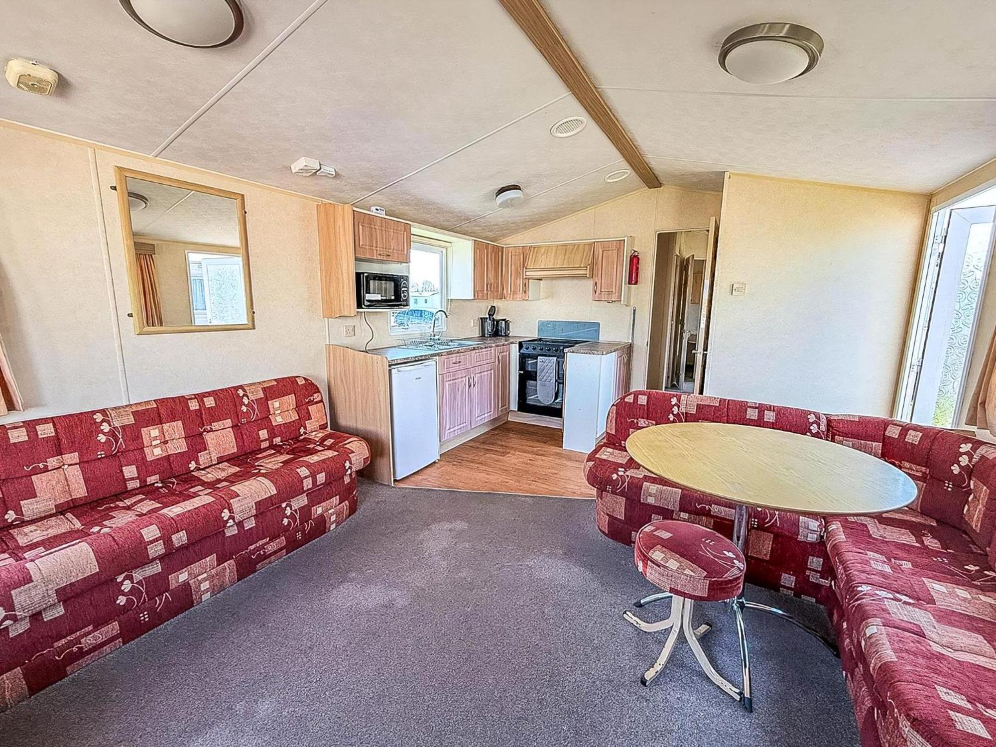 Superb Caravan At Seawick Holiday Park, Sleeps 8 Ref 27202Sw 滨海克拉克顿 外观 照片
